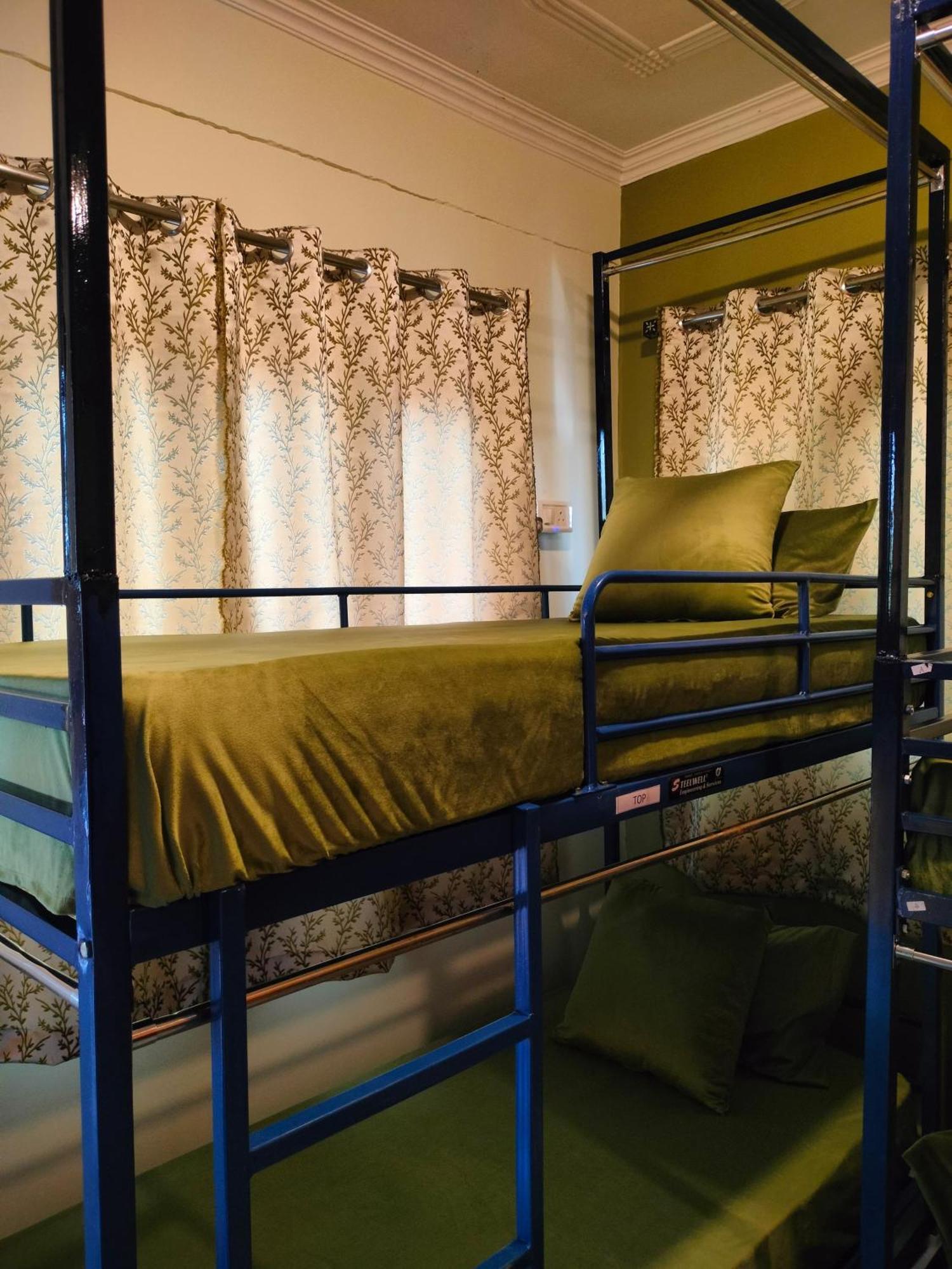 Hotel The Alpine Vista Almora Esterno foto